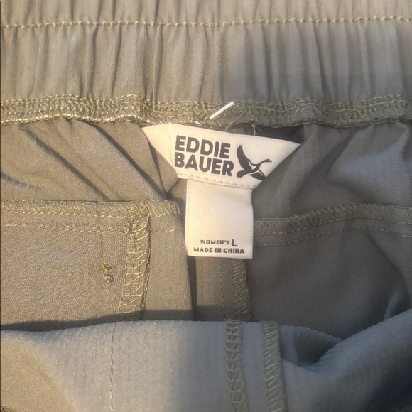 Eddie Bower treeline short, new newer worn. - Picture 6 of 6